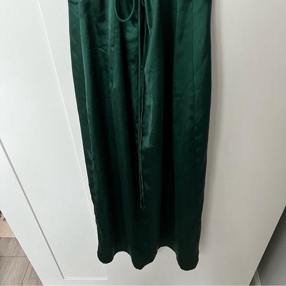 FOREVER 21 satin midi dress ✨ - Picture 9 of 11